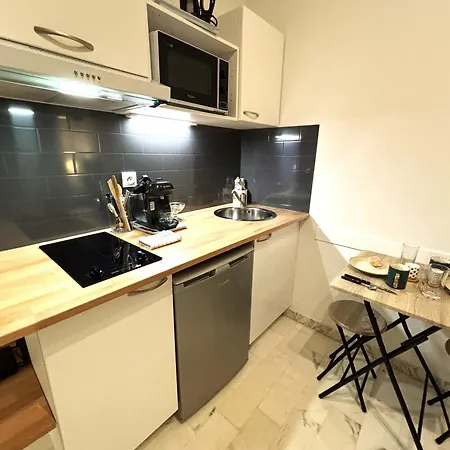 Cannes Center Wifi Ac 100 M From Croisette Behind Martinez Hotel Apartment